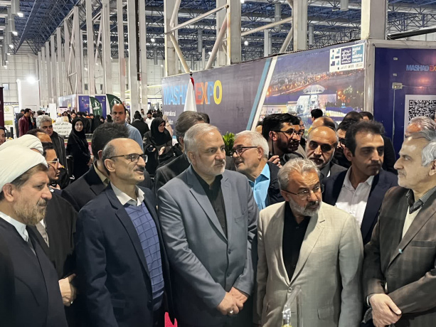 بازدید معاون وزیر کشور از غرفه دانشگاه جامع علمی کاربردی استان خراسان رضوی در نمایشگاه هفته پژوهش و فناوری استان